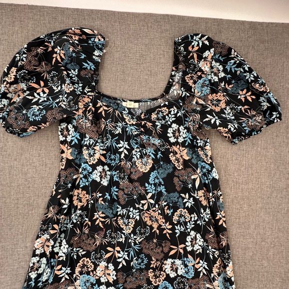 Brand New!‎ a.n.a a new approach Floral Dress Puffy Short Sleeves Small MSRP $60 - Picture 2 of 15